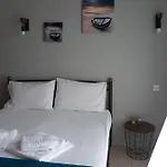 Violetta Studios & Apartment *