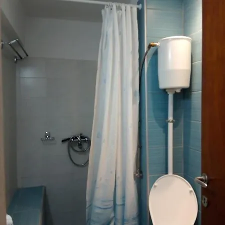 Violetta Studios&apartments Milína