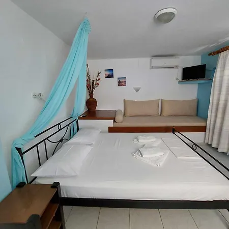 Violetta Studios&apartments Milína